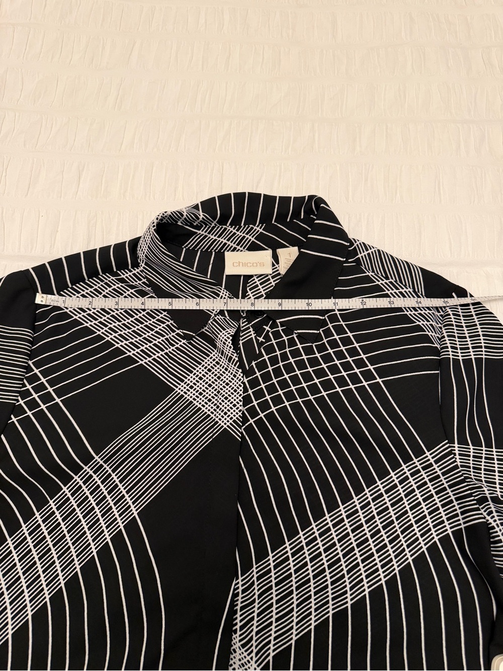 CHICO'S Rosalind Graphic Design Tunic Blouse Handkerchief Hem Sheer Travel Layer - Picture 15 of 17